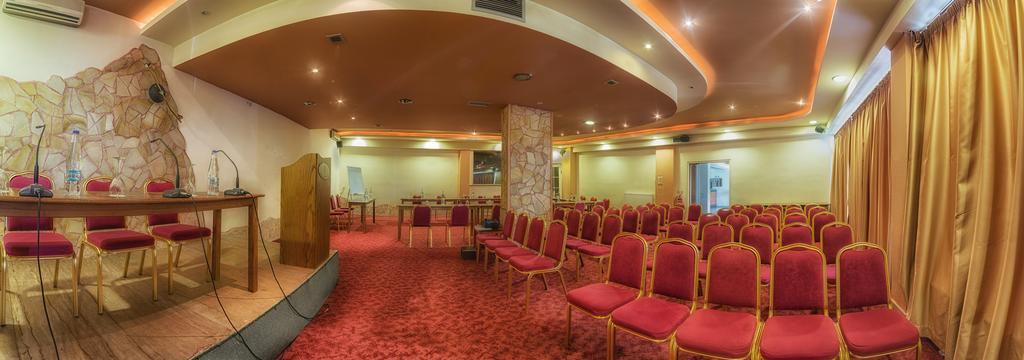 Tselikas Hotel Козані Екстер'єр фото