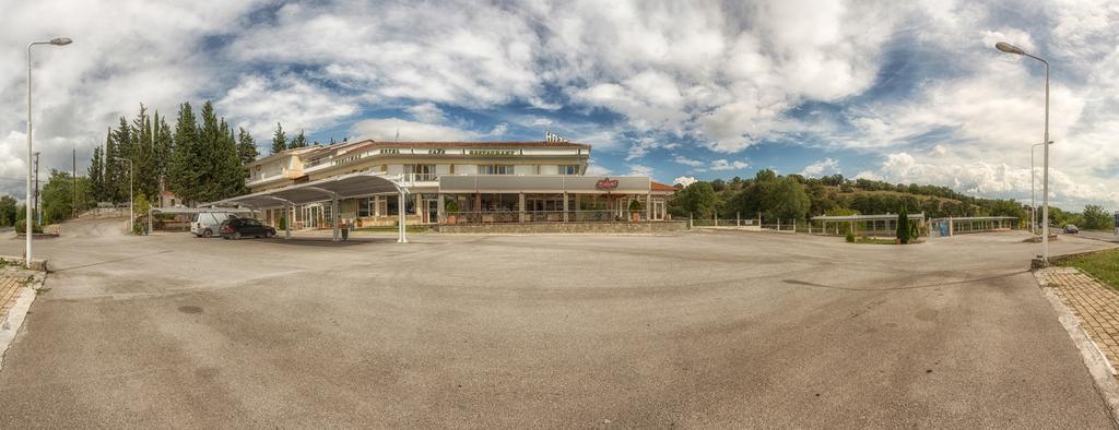 Tselikas Hotel Козані Екстер'єр фото
